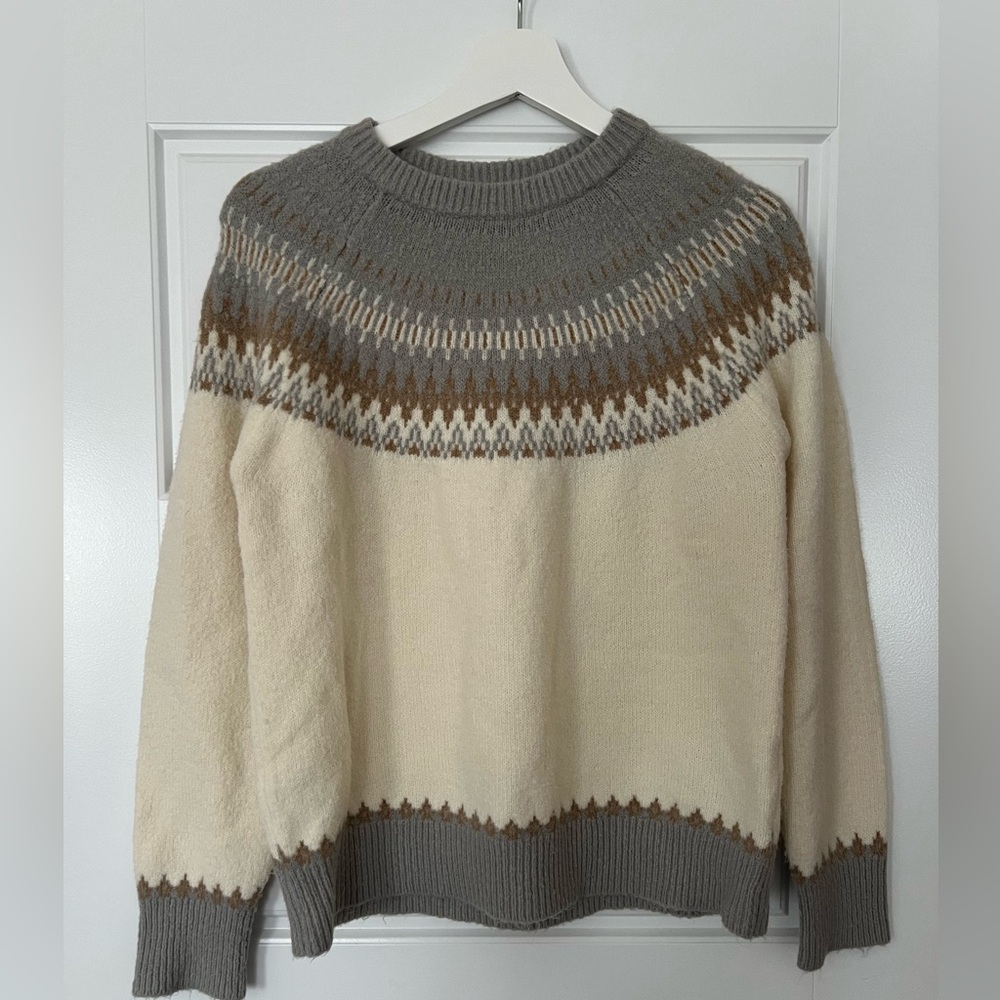 Cozy Knit Patterned Sweater